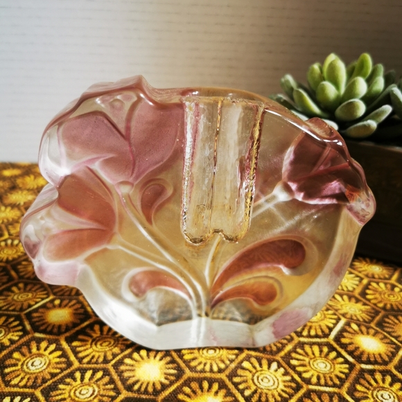 Walther Kristallglas Frosted Glass Solifleur Bud Vase with Pink Flowers - Picture 9 of 16